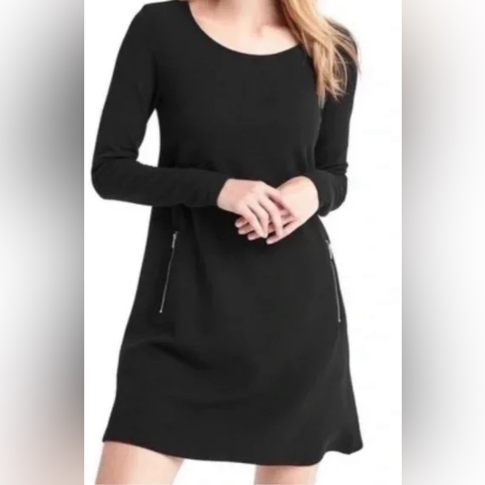 GAP black long sleeve dress w/front zipper pockets, scoop neck, sz large, (NWT)